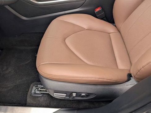 Used 2025 Toyota Highlander Limited AWD/4WD image 22
