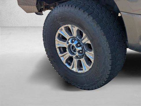 Used 2019 Ford F350 XLT w/ XLT Premium Package image 17