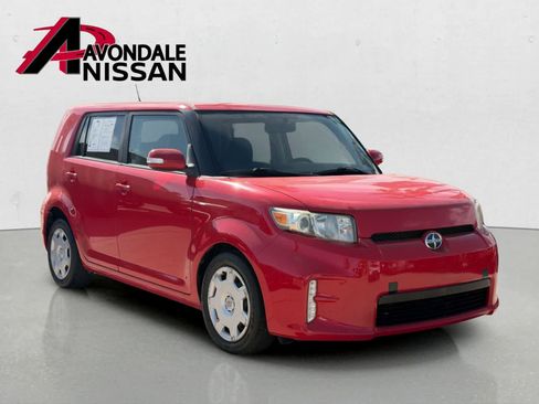 Used 2014 Scion xB FWD image 8