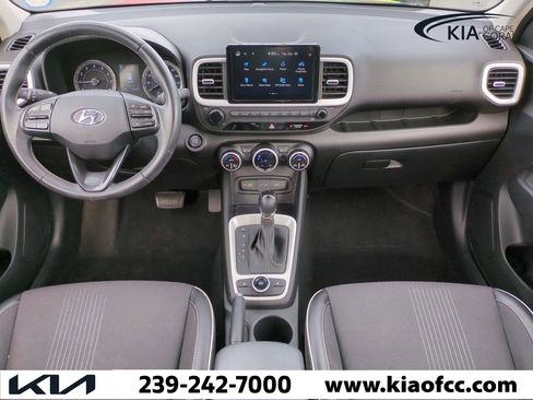 Used 2022 Hyundai Venue Limited image 14