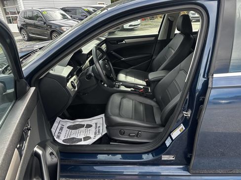 Used 2021 Volkswagen Passat 2.0T SE image 12