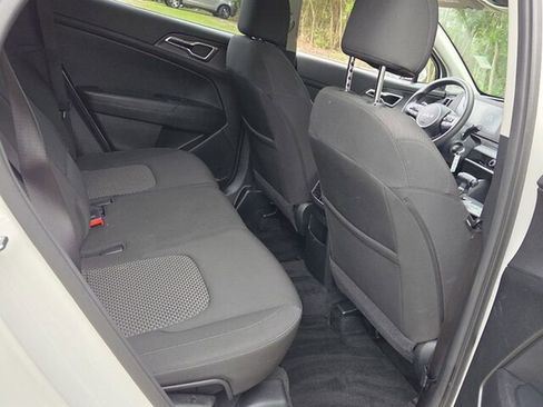 Used 2024 Kia Sportage LX FWD image 15