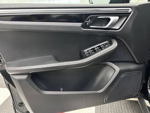 Used 2020 Porsche Macan AWD/4WD image 10