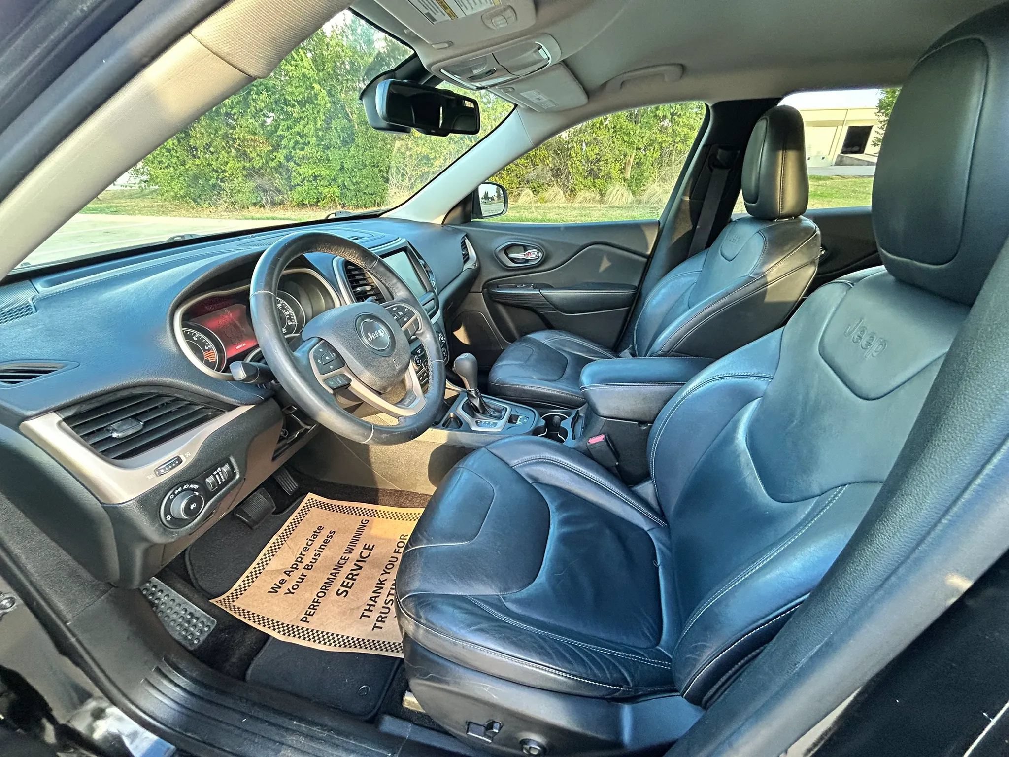Used 2015 Jeep Cherokee Limited FWD image 12