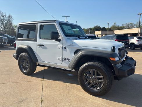 New 2026 Jeep Wrangler Sport AWD/4WD image 3