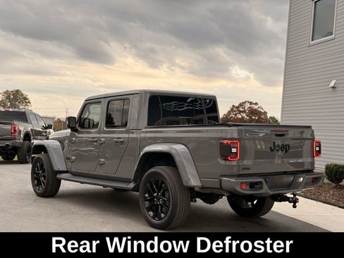 Used 2022 Jeep Gladiator Overland image 11