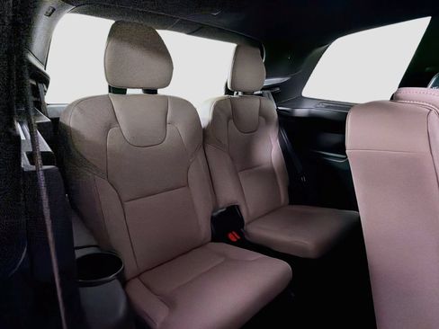 Certified 2025 Volvo XC90 T8 Ultra w/ Protection Package Premier AWD/4WD image 30