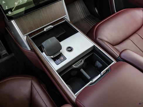 Used 2024 Land Rover Range Rover SE image 56