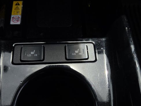 Used 2022 Toyota Prius XLE FWD image 23