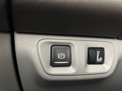 Used 2023 GMC Acadia SLT image 34