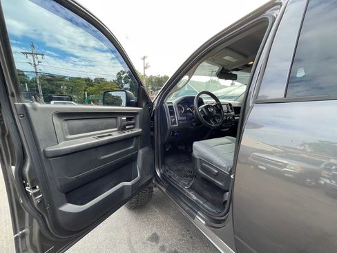 Used 2015 RAM 2500 Tradesman w/ Chrome Appearance Group AWD/4WD image 9