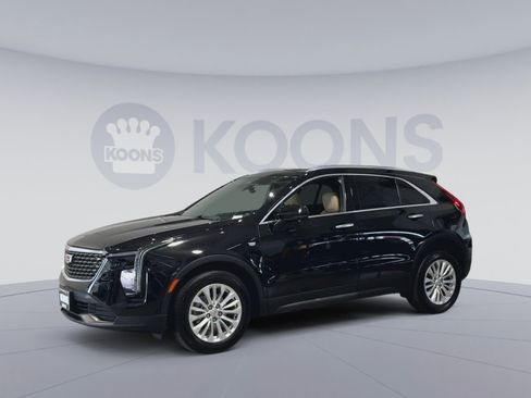 Used 2024 Cadillac XT4 Luxury w/ Cold Weather Package AWD/4WD image 7