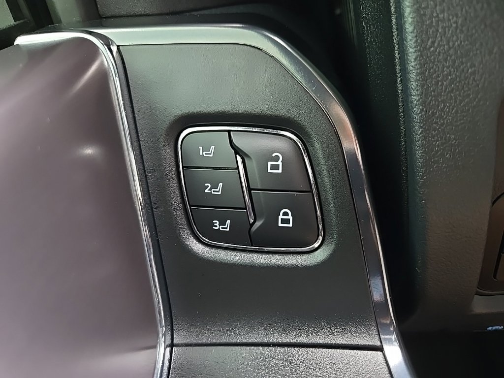 Used 2026 Ford F450 Platinum w/ FX4 Off-Road Package AWD/4WD image 28