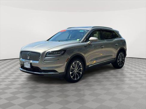 Used 2023 Lincoln Nautilus Reserve w/ Equipment Group 201A AWD/4WD image 3