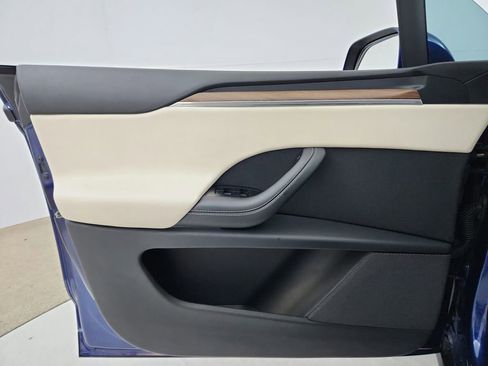Used 2023 Tesla Model X image 23