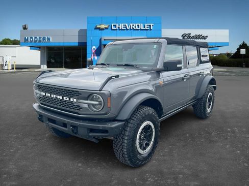 Used 2021 Ford Bronco Badlands image 9