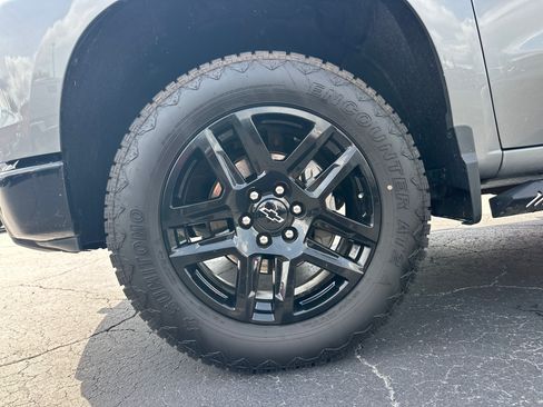 Used 2024 Chevrolet Silverado 1500 LT Trail Boss w/ LT Trail Boss Premium Package AWD/4WD image 11