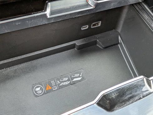 Certified 2025 GMC Yukon XL Denali AWD/4WD image 20