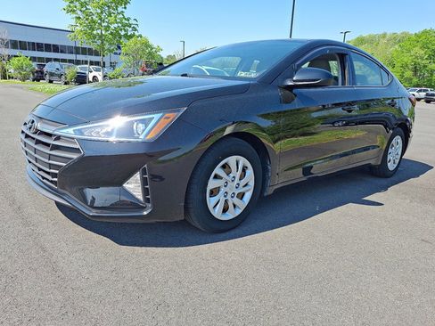 Used 2020 Hyundai Elantra SE FWD image 3