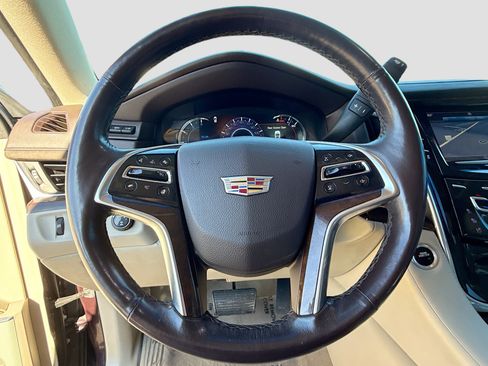 Used 2017 Cadillac Escalade Premium Luxury image 40