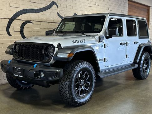Used 2024 Jeep Wrangler Unlimited AWD/4WD image 10