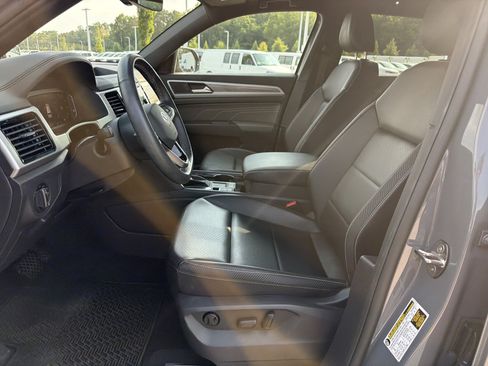 Used 2022 Volkswagen Atlas Cross Sport SE FWD image 16