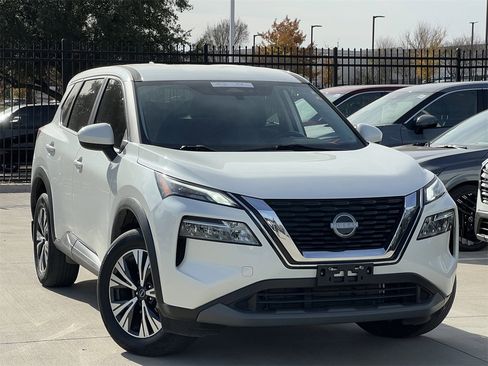 Certified 2023 Nissan Rogue SV image 2