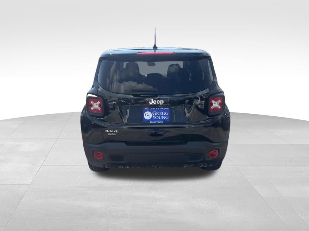 Used 2023 Jeep Renegade Latitude AWD/4WD image 5