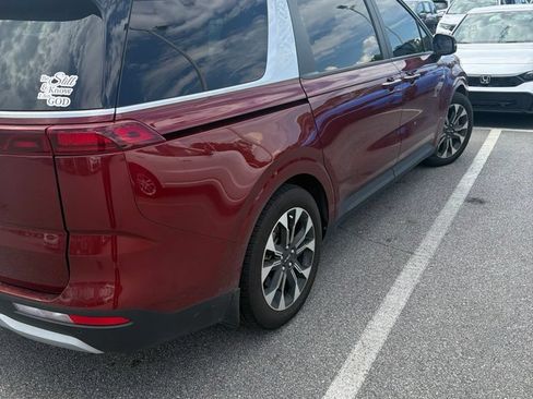 Used 2022 Kia Carnival EX FWD image 2