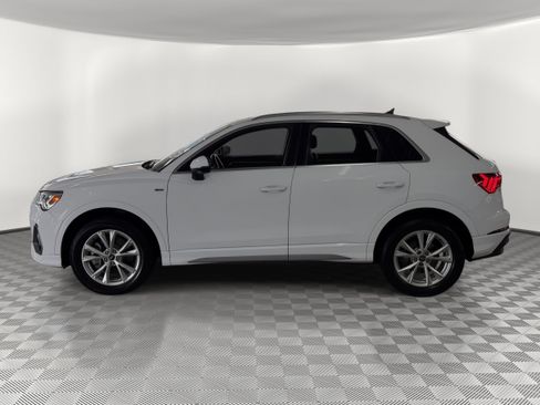 Used 2024 Audi Q3 2.0T Premium AWD/4WD image 2