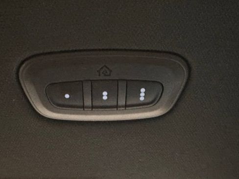 Used 2021 RAM 1500 Laramie AWD/4WD image 13