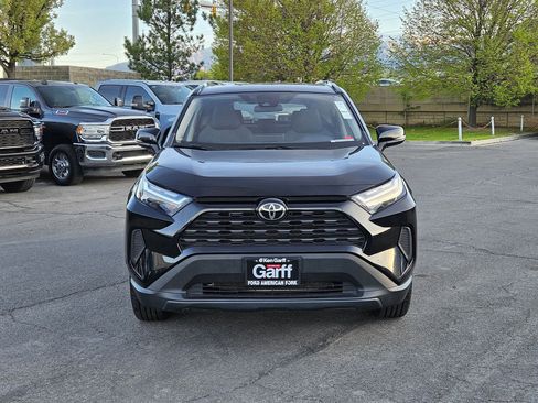 Used 2022 Toyota RAV4 XLE AWD/4WD image 11