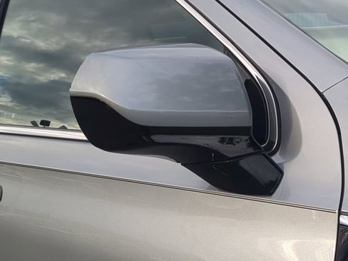 Used 2024 GMC Yukon SLE w/ Gmc Pro Safety Plus Package image 12