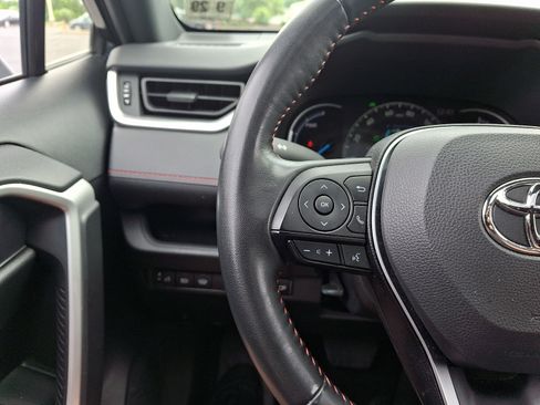 Used 2024 Toyota RAV4 SE w/ Weather & Moonroof Package AWD/4WD image 21