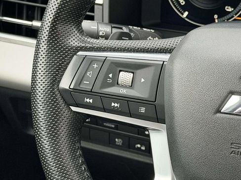 Used 2023 Mitsubishi Outlander SEL image 13