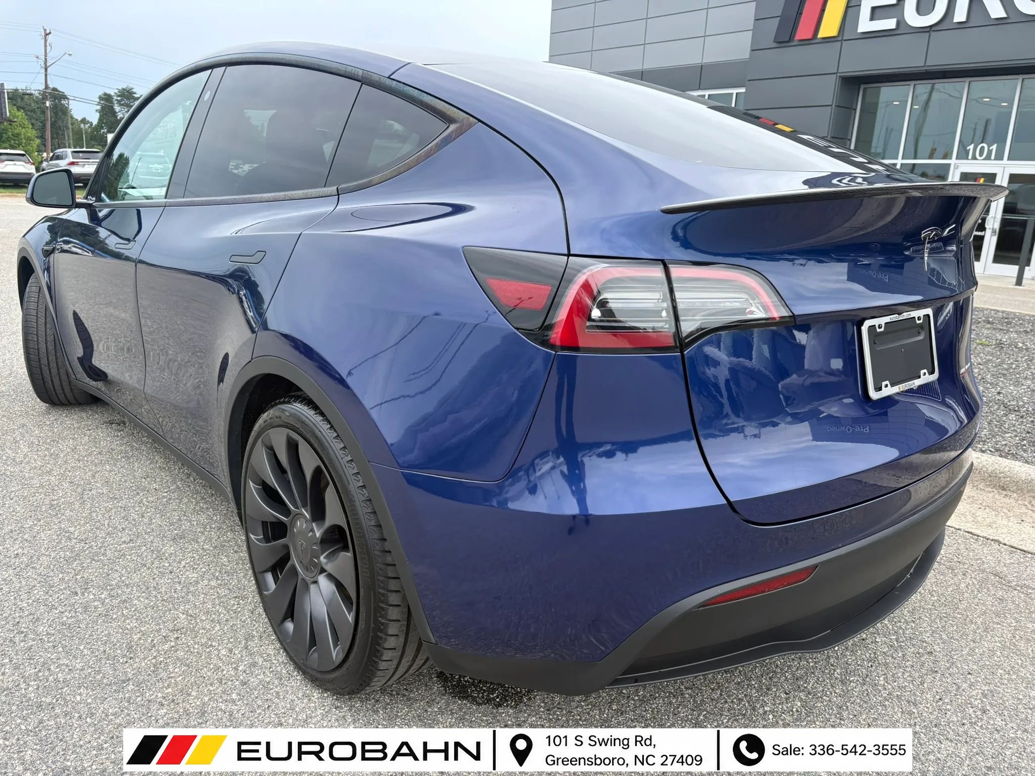 Used 2023 Tesla Model Y Performance AWD/4WD image 3