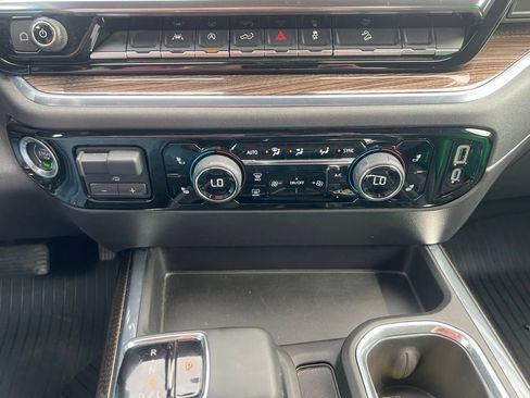 Used 2024 Chevrolet Silverado 1500 LT Trail Boss w/ Convenience Package II AWD/4WD image 28