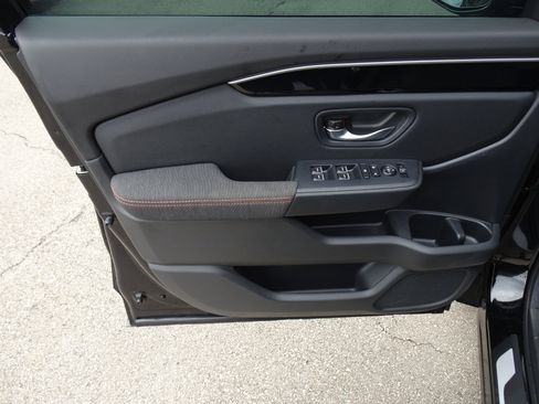 Used 2026 Honda Pilot Sport image 13