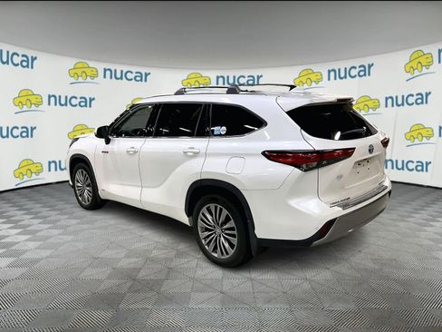 Certified 2021 Toyota Highlander Platinum image 3