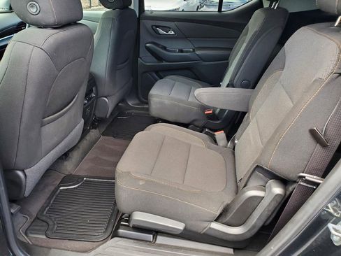 Used 2018 Chevrolet Traverse LT image 5