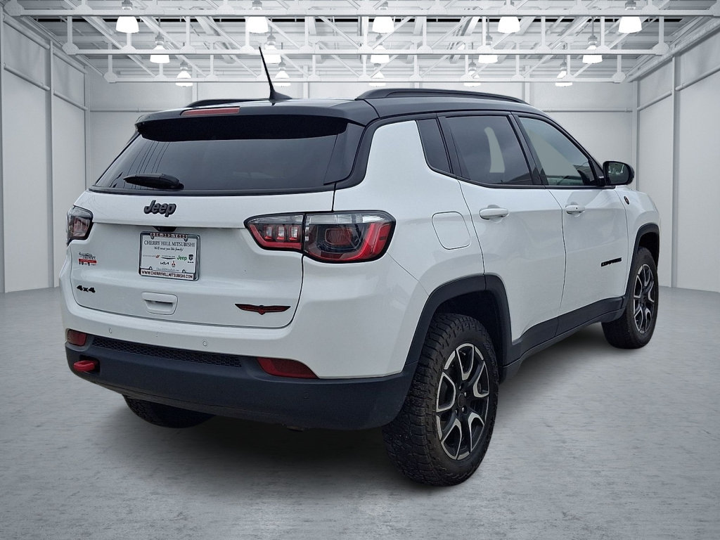 Used 2025 Jeep Compass Trailhawk AWD/4WD image 5