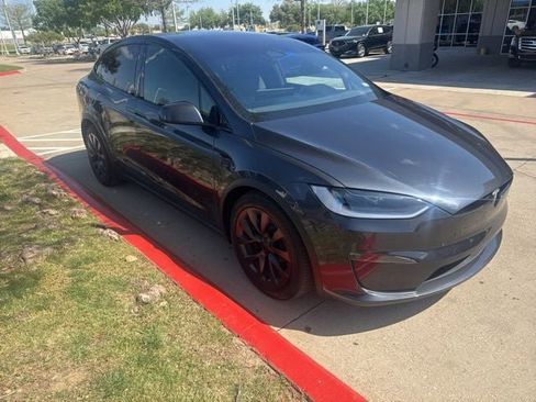 Used 2024 Tesla Model X image 3