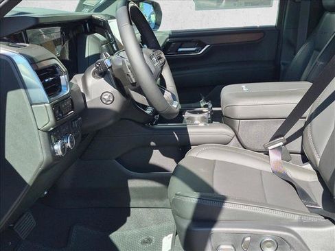 New 2026 GMC Yukon Denali w/ Denali Reserve Package AWD/4WD image 4