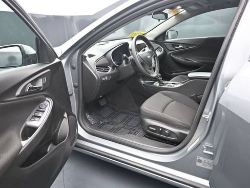 Used 2024 Chevrolet Malibu LT FWD image 12