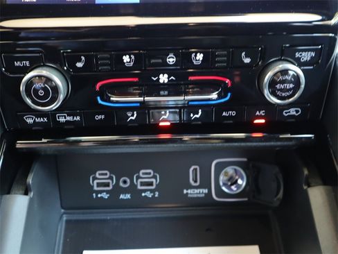 New 2023 Jeep Grand Cherokee Overland w/ Luxury Tech Group IV image 14