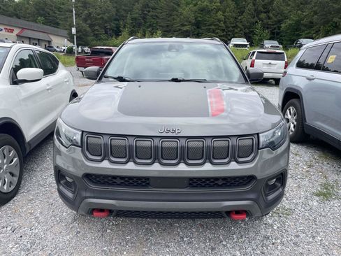 Used 2022 Jeep Compass Trailhawk w/ Trailer Tow Group AWD/4WD image 2