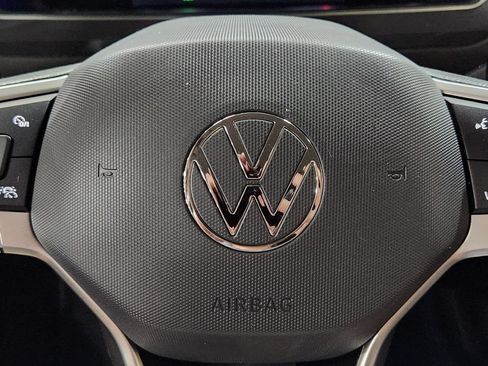 Used 2022 Volkswagen Tiguan SE FWD image 48