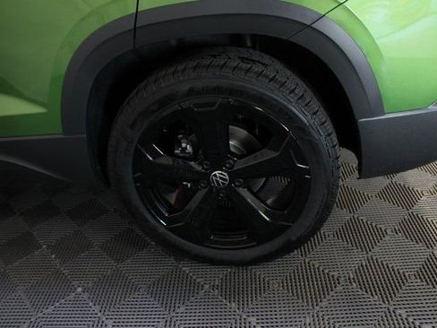 New 2025 Volkswagen Taos SE AWD/4WD image 24