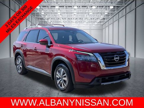 Used 2024 Nissan Pathfinder SL FWD image 1