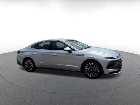 Used 2025 Hyundai Sonata SEL image 2